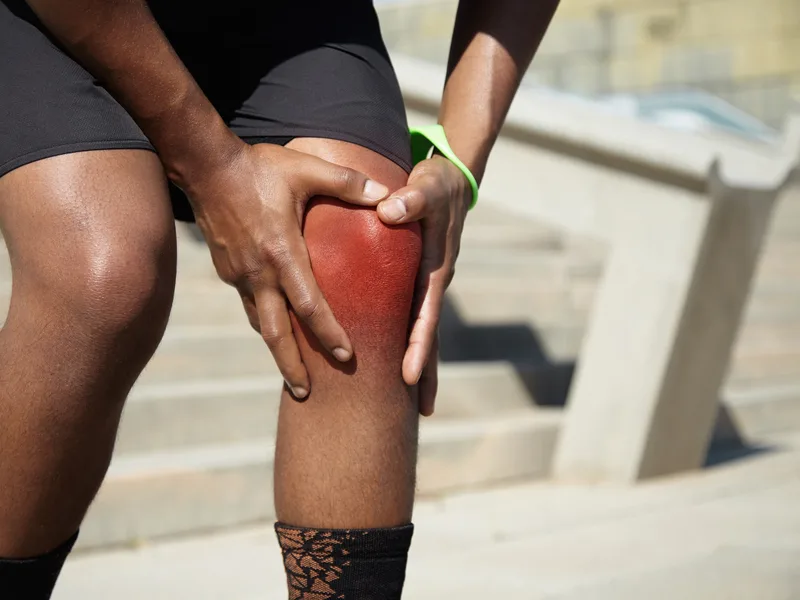 Embrun Chiropractic Clinic treating knee pain in Embrun