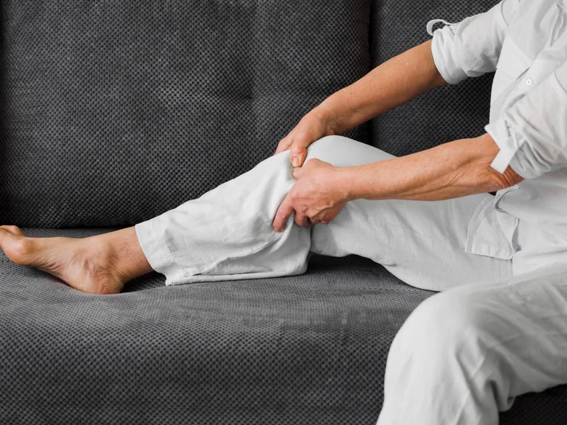 Chiropractic care for leg pain at Embrun Chiropractic Clinic in Embrun